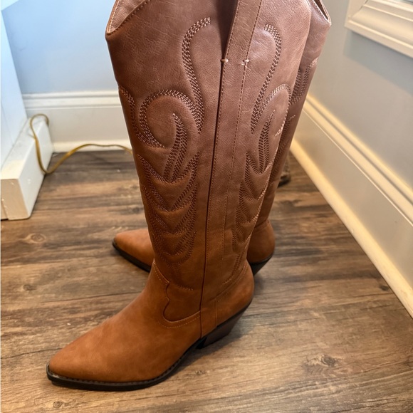 NEVER WORN ALTAR’D STATE TALL WESTERN BOOTS - Picture 5 of 6